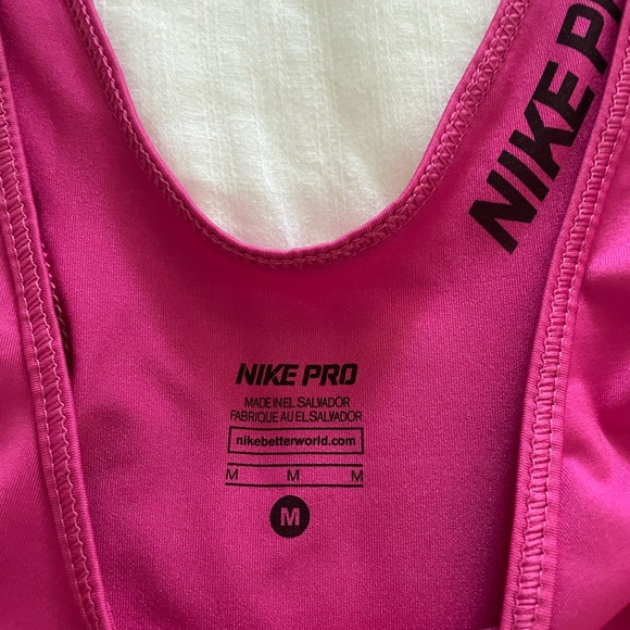 Pre-owned Nike workout raceback top women size Medium - Picture 3 of 3